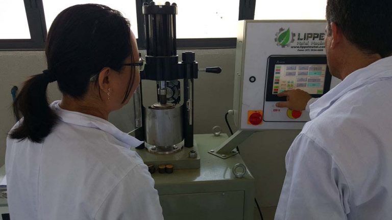 Testes Briquetadeira de Laboratório LB-32