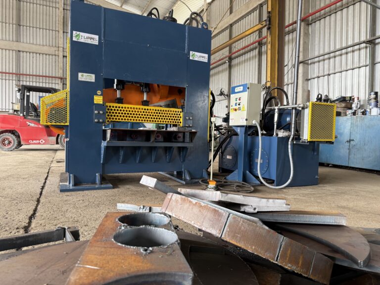 Guilhotina LTH-1200 (4)