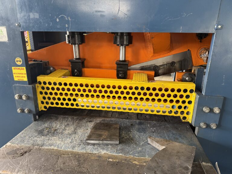 Guilhotina LTH-1200 (7)